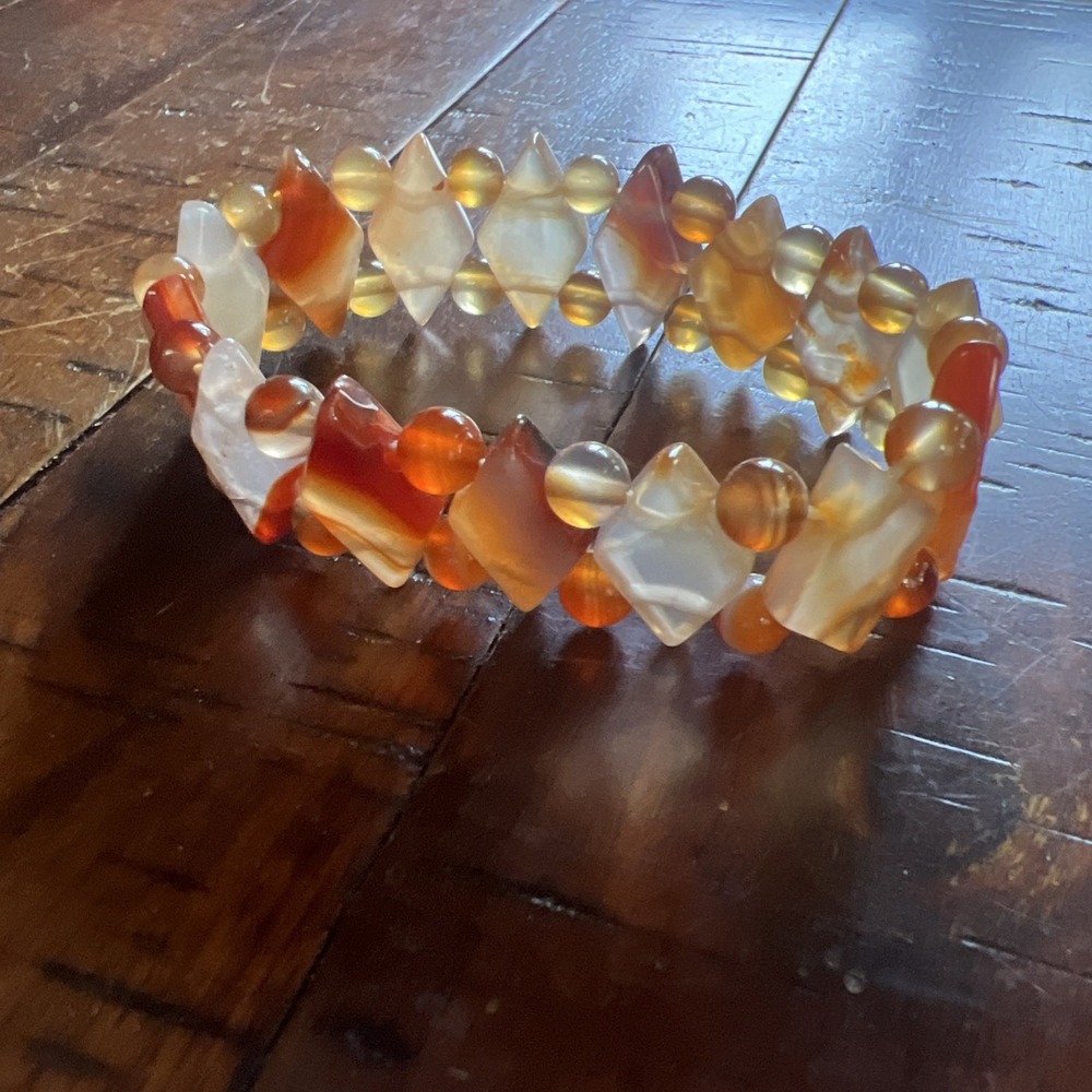 Stretch Bracelet Diamond Shaped Carnelian‎ Agate Stones Round Beads Multicolor